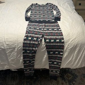 Old navy PJ set with polar bears.
